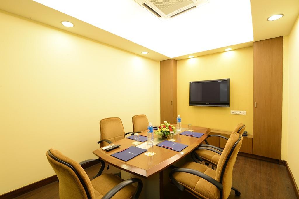 Hotel Woodland Pune Exterior photo